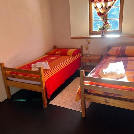 Chasa Crusch Otel Sent Dış mekan fotoğraf